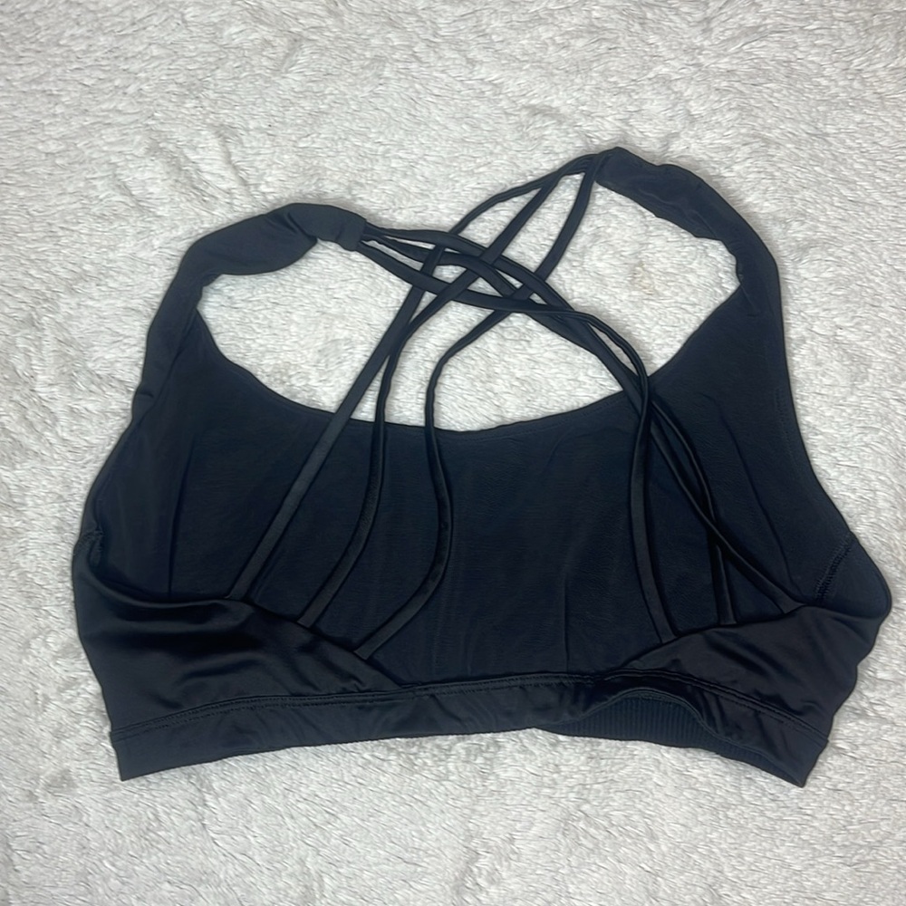Victoria Secret - Picture 2 of 3